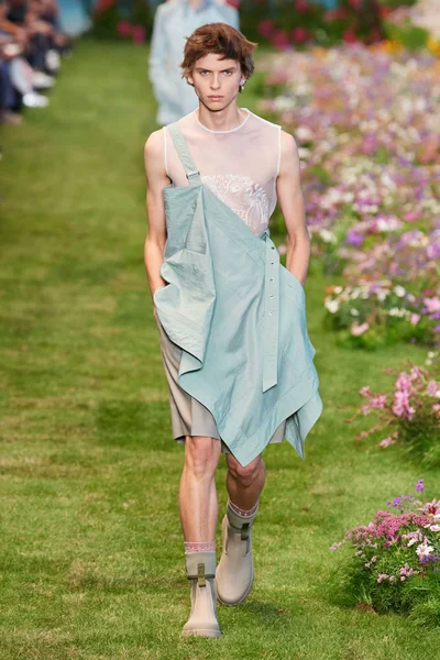 Look 5